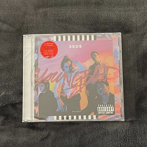 5 Seconds of Summer 5SOS Youngblood Deluxe CD with Autographed CD Booklet - Picture 3 of 4